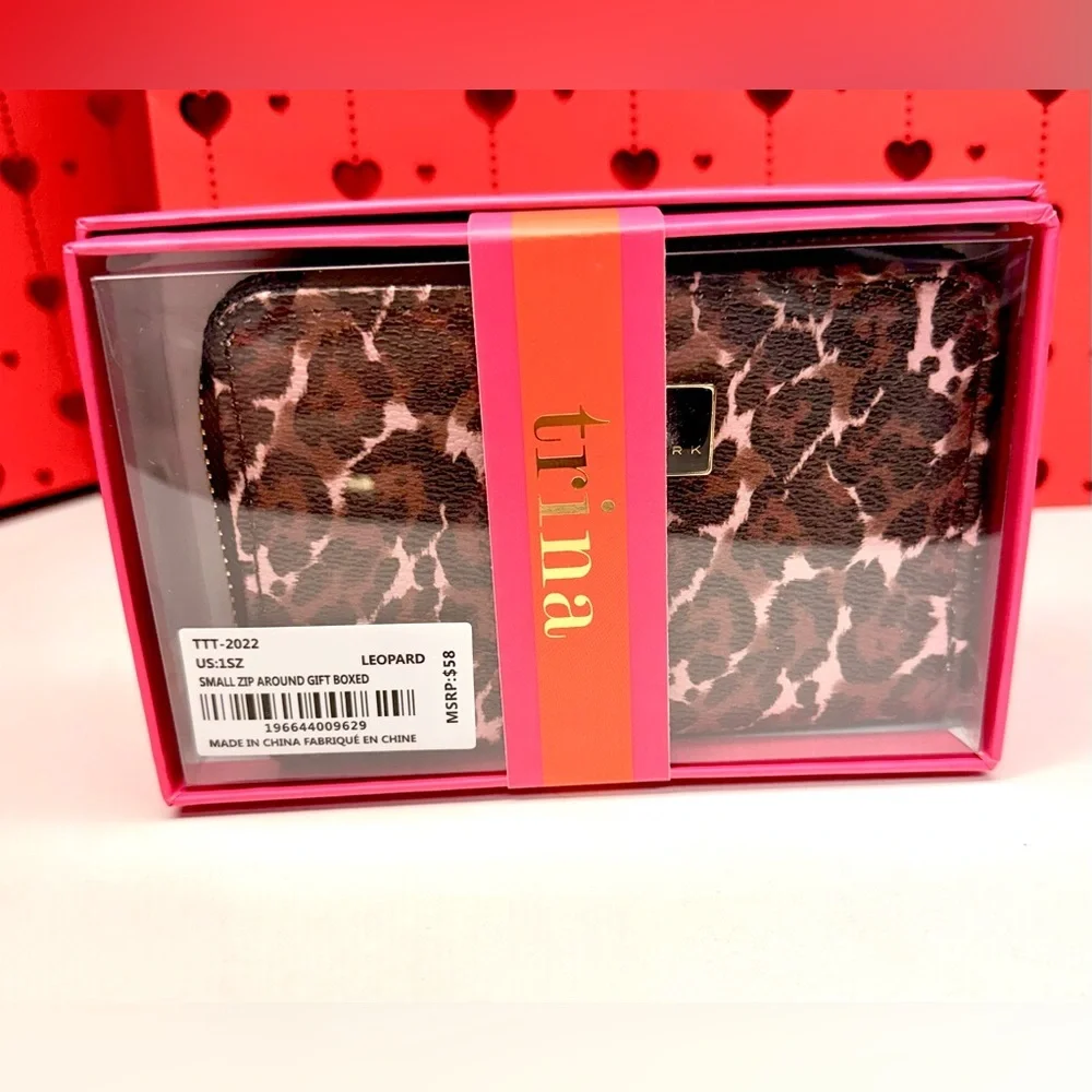 Trina Turk Leopard Print Small Zip Around Wristlet - NWT - Picture 2 of 5